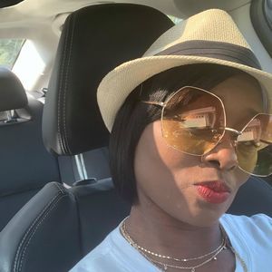 Meet your Posher, Toya